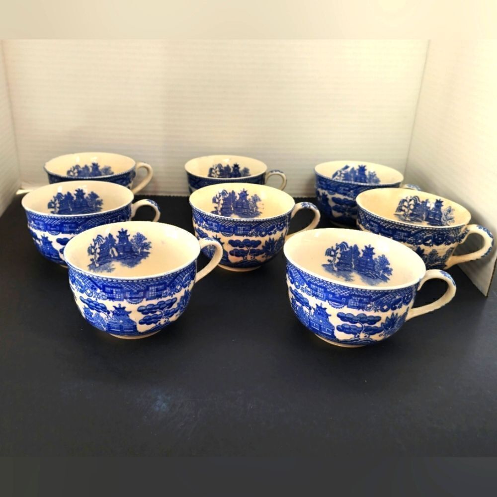 Set of 8 antique Blue willow ceramic tea cups